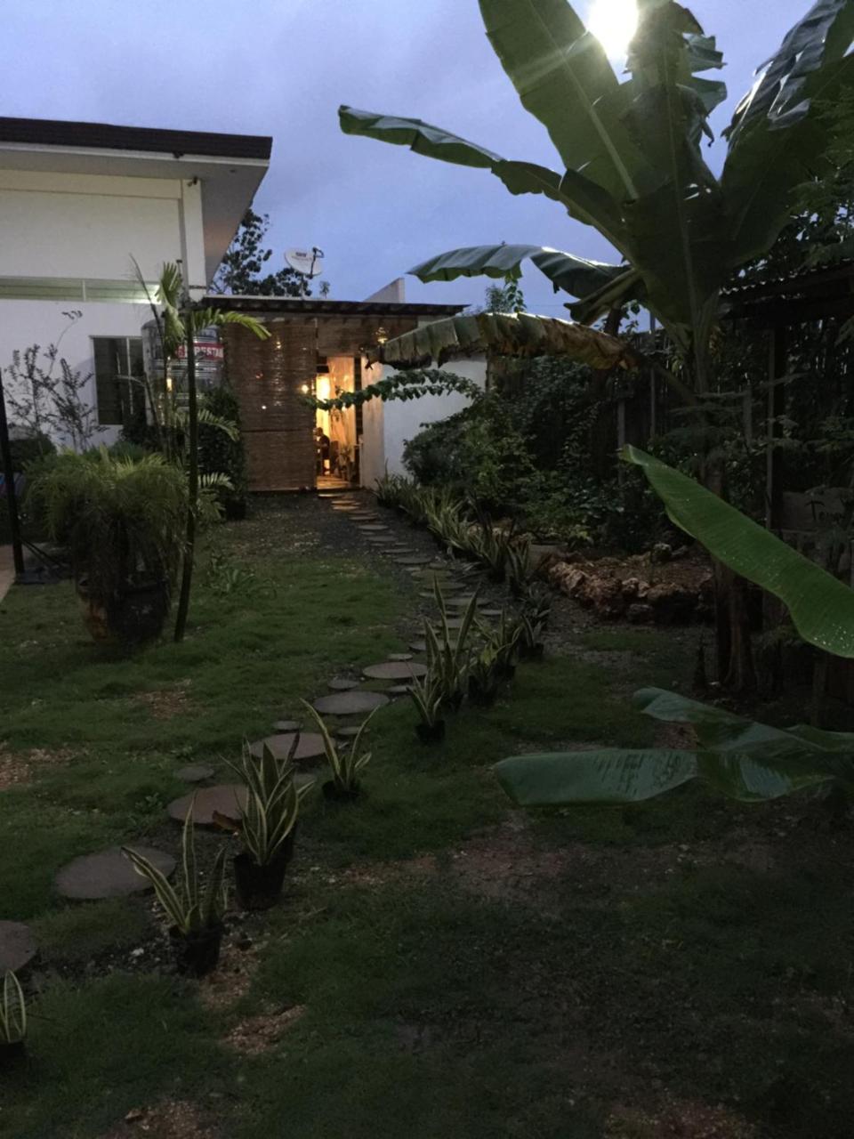 Terreza'S Place Bed & Breakfast Dauis ภายนอก รูปภาพ